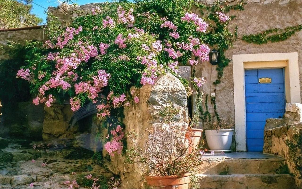코르바라 Le Patio. Casa Mucchielli B&B 외부 사진
